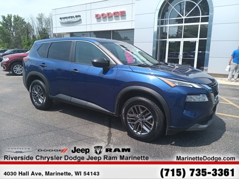 Used 2023 Nissan Rogue S image 2