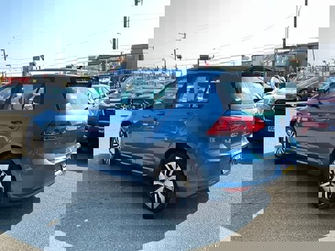 Used 2016 Volkswagen e-Golf SE image 6