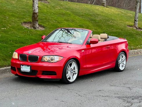Used 2011 BMW 135i Convertible image 16