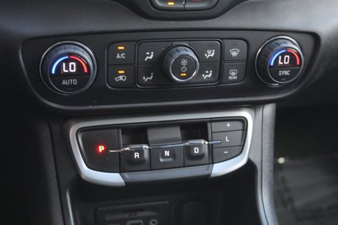 Used 2024 GMC Terrain SLT image 22