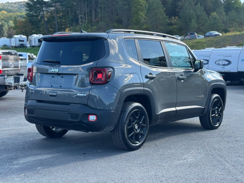 Used 2021 Jeep Renegade Latitude w/ Luxury Group I image 5