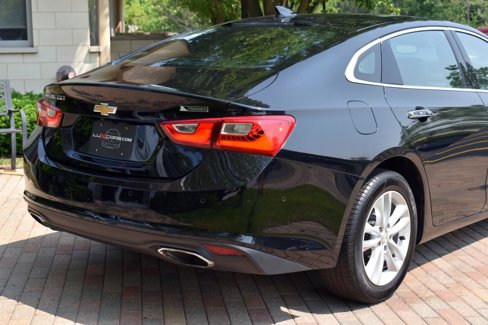 Used 2016 Chevrolet Malibu Premier w/ Driver Confidence Package II image 11