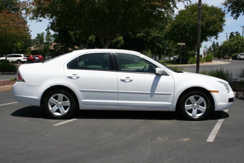 Used 2007 Ford Fusion SE image 4