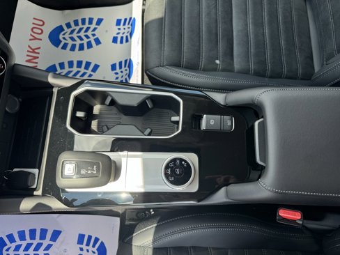 New 2025 Mitsubishi Outlander SE image 24