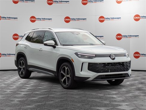 New 2025 Volkswagen Tiguan SE image 3
