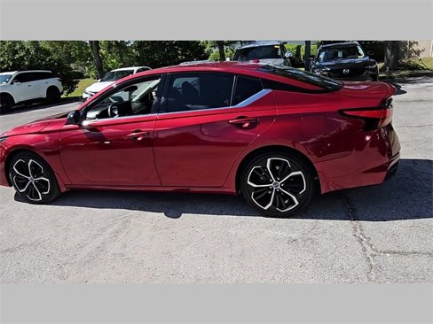 Used 2023 Nissan Altima 2.5 SR image 17