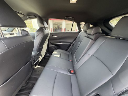 Used 2023 Toyota Venza XLE image 23