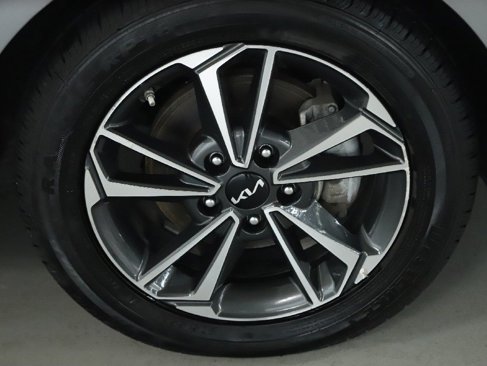 Used 2024 Kia Forte LXS image 10