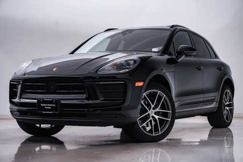 Certified 2025 Porsche Macan image 1