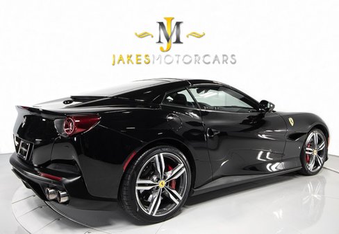 Used 2020 Ferrari Portofino image 11