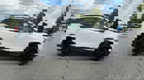 Certified 2021 GMC Terrain SLE w/ Elevation Edition image 9