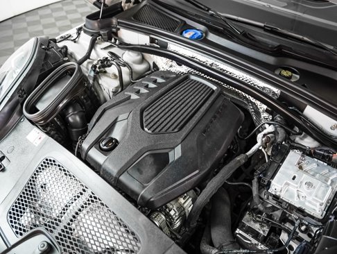 Certified 2024 Porsche Macan w/ Premium Plus Package image 12