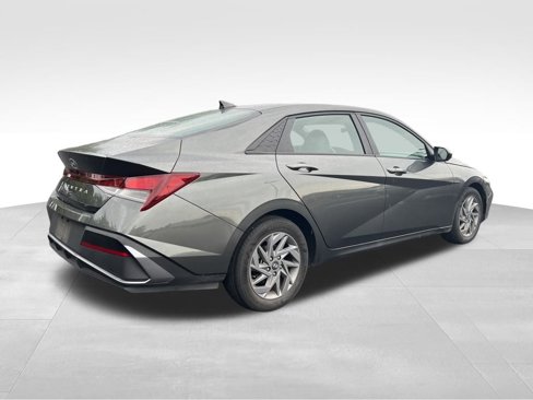 Used 2024 Hyundai Elantra SEL image 7