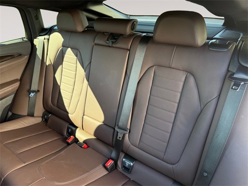 Used 2024 BMW X4 M40i w/ Premium Package image 13