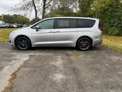 Used 2018 Chrysler Pacifica Touring Plus w/ S Appearance Package image 2