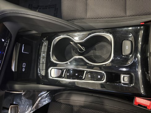 Used 2023 Buick Envision Preferred image 16