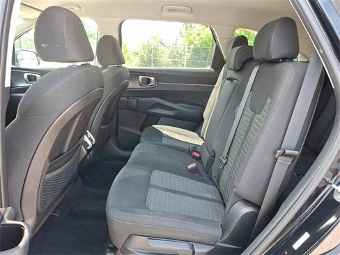 Used 2022 Kia Sorento LX image 14