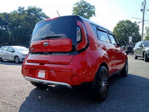 Used 2017 Kia Soul + image 6