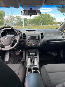 Used 2017 Kia Forte LX image 7