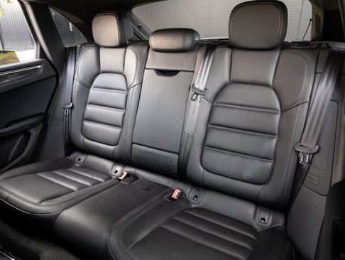 Certified 2022 Porsche Macan image 29