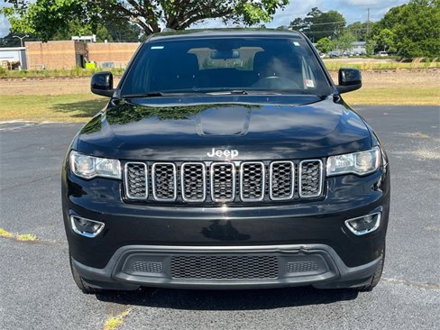 Used 2020 Jeep Grand Cherokee Laredo image 8