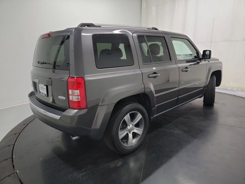 Used 2016 Jeep Patriot High Altitude image 9