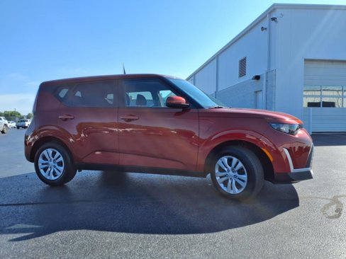 Used 2024 Kia Soul LX image 23