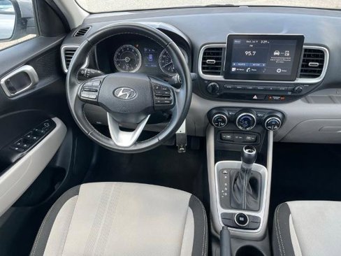 Used 2022 Hyundai Venue SEL image 6