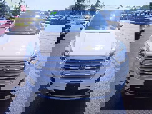 Used 2019 Ford Escape SEL image 3