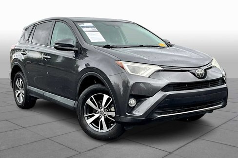 Used 2018 Toyota RAV4 XLE image 2