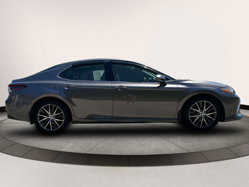 Used 2021 Toyota Camry XLE image 5