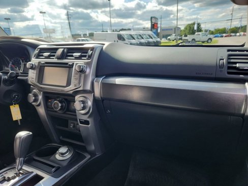 Used 2015 Toyota 4Runner SR5 image 32