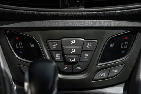 Used 2019 Buick Envision Essence image 25
