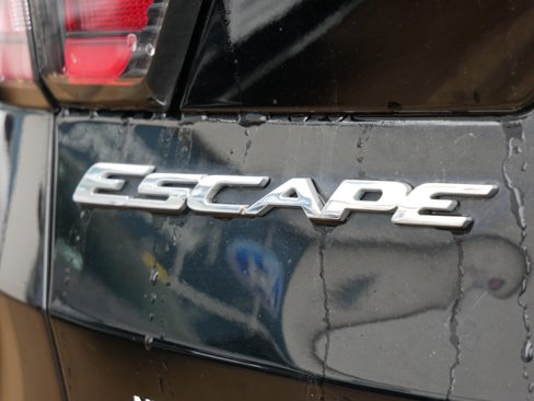 Used 2017 Ford Escape S image 5