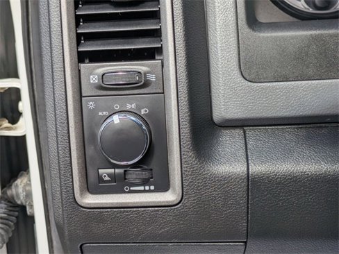 Used 2016 RAM 2500 Tradesman w/ Chrome Appearance Group image 13
