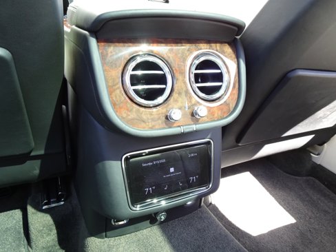 Used 2021 Bentley Bentayga image 25