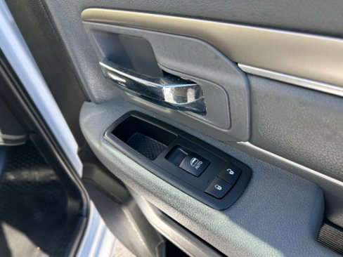 Used 2018 RAM 1500 Express image 9