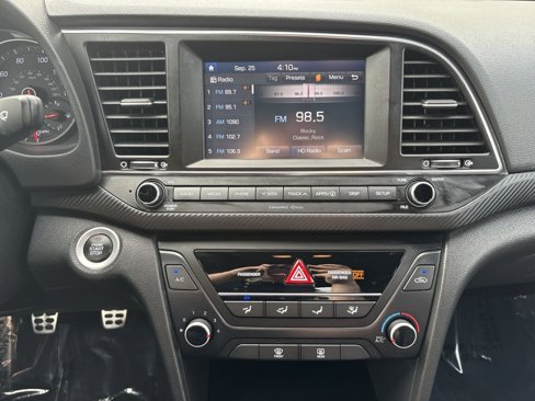 Used 2017 Hyundai Elantra Sport image 17