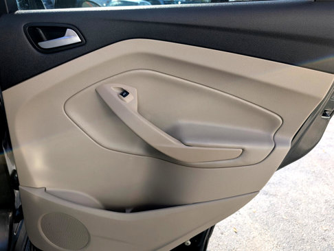 Used 2017 Ford Escape SE image 40