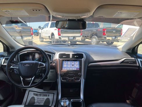 Used 2019 Ford Fusion SEL image 24