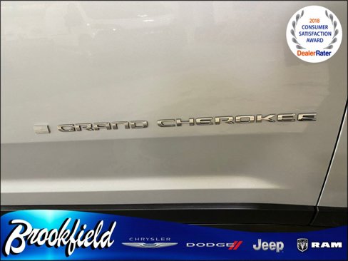 Used 2023 Jeep Grand Cherokee L Laredo image 10