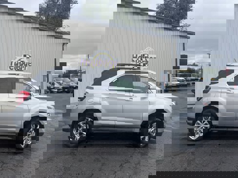 Used 2017 Chevrolet Equinox LT w/ Convenience Package image 8
