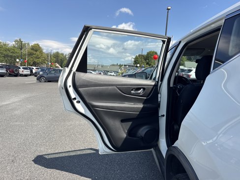 Used 2017 Nissan Rogue S image 25