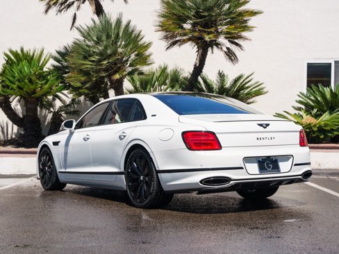 New 2025 Bentley Flying Spur Plug-In Hybrid image 3
