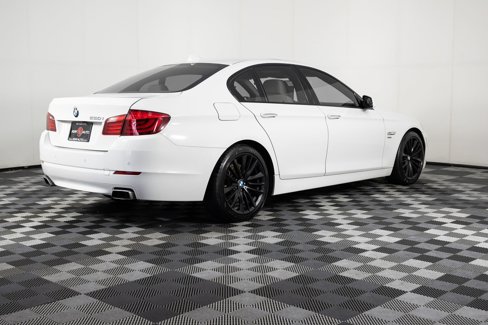 Used 2011 BMW 550i xDrive Sedan image 8