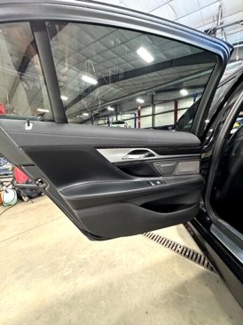 Used 2020 BMW 750i xDrive w/ M Sport Package image 22