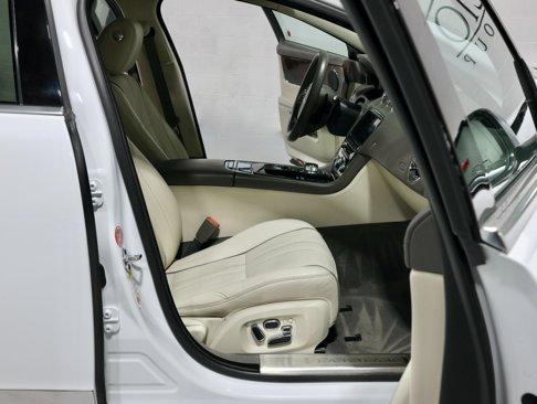 Used 2013 Jaguar XJ image 48