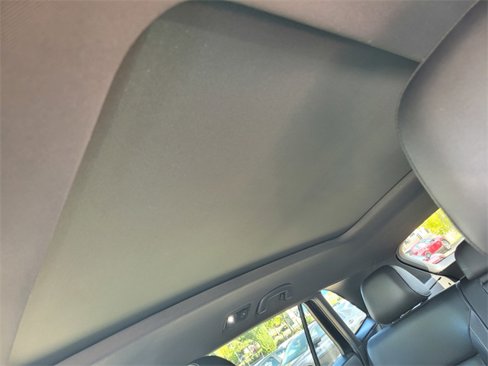 Used 2020 Volkswagen Atlas Cross Sport SE w/ Panoramic Sunroof Package image 21