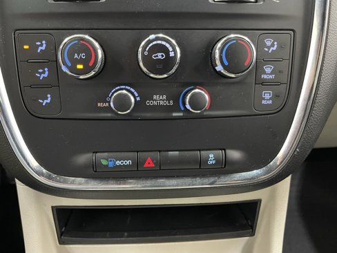 Used 2019 Dodge Grand Caravan SXT image 27