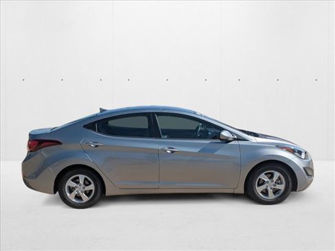 Used 2015 Hyundai Elantra SE image 4